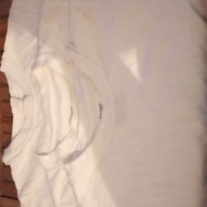 Med. Bundle Of 3  Hanes white short sleeve T-shirts